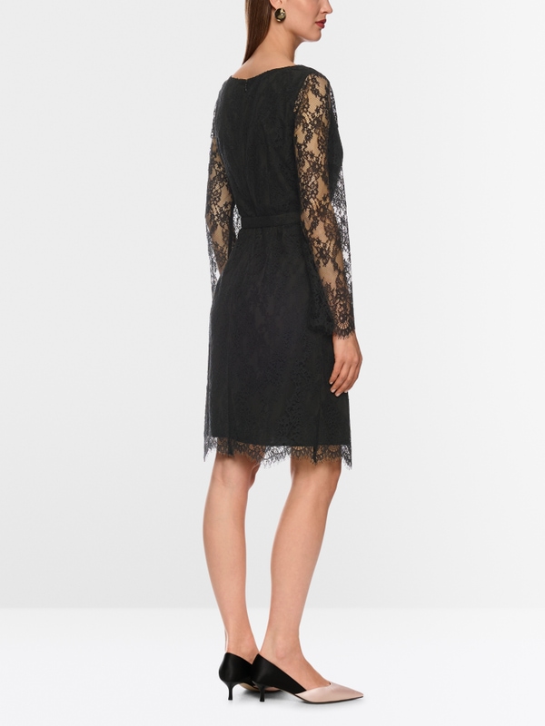 Schickes Spitzenkleid
