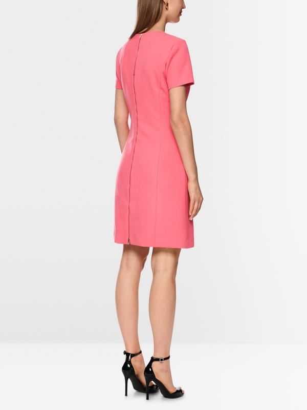 Klassisches Kleid