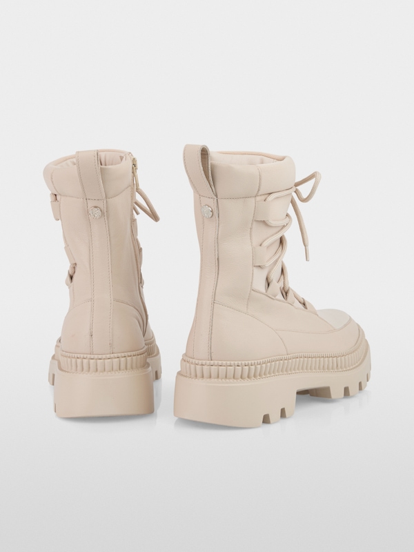 Stiefelette mit robuster Profilsohle
