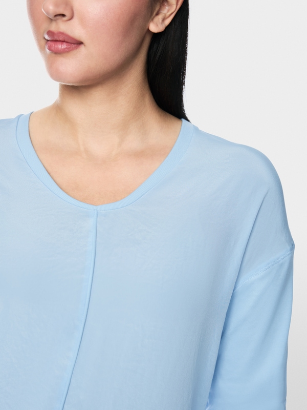 Wide blouse in material mix