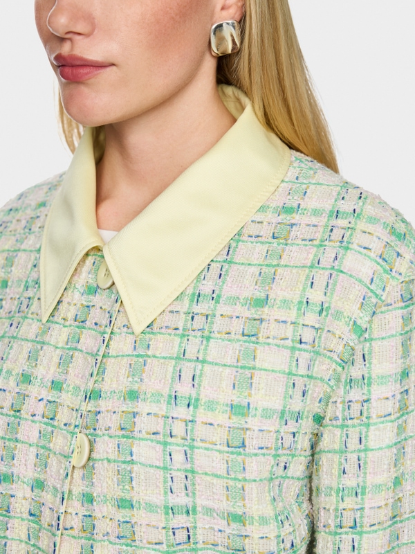 Jacket with contrasting colour details