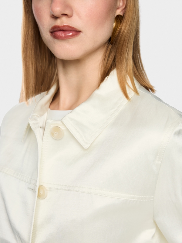 Shimmering material mix jacket