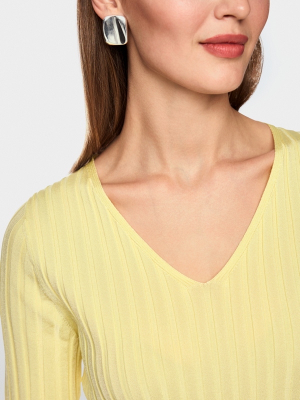 Fine knit ribbed jumper