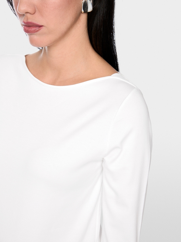 T-shirt with boat neck