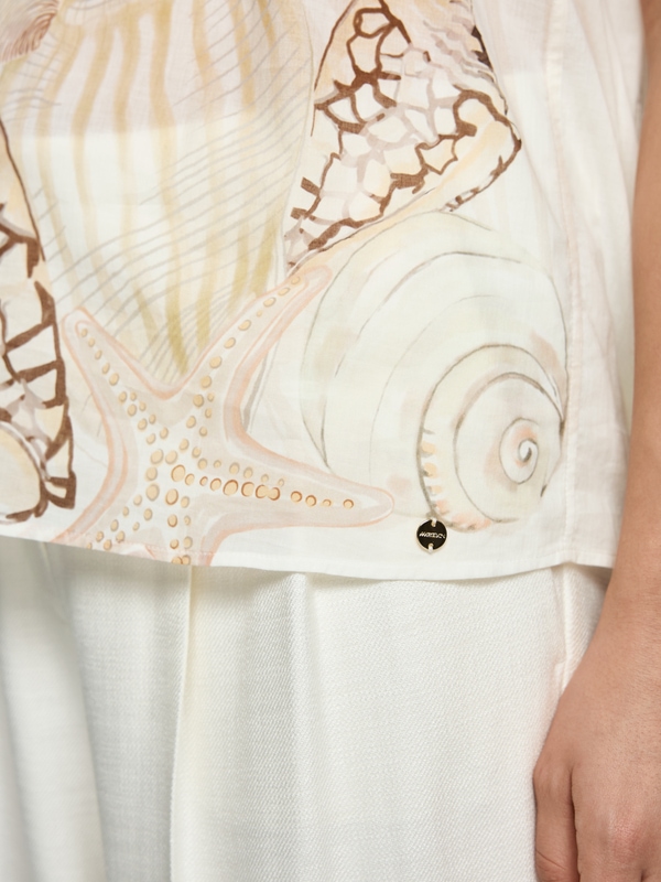 Loose top with shell print