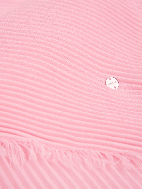 Pleated scarf with fringes