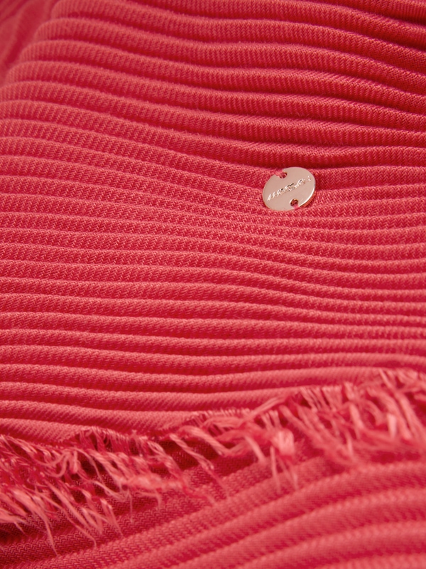 Plissierter Schal mit Fransen