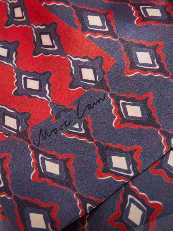 Seidenschal mit Rautenmuster