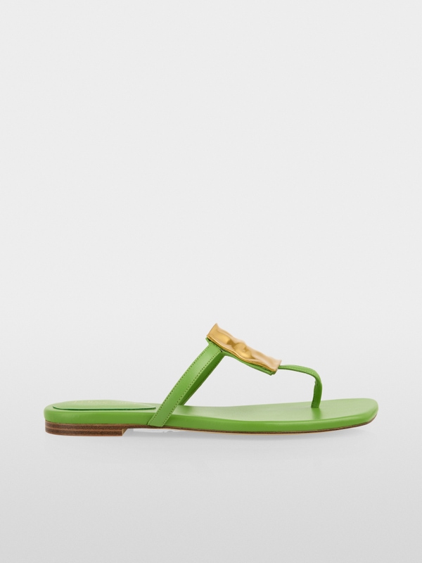 Leather toe thongs with decoration