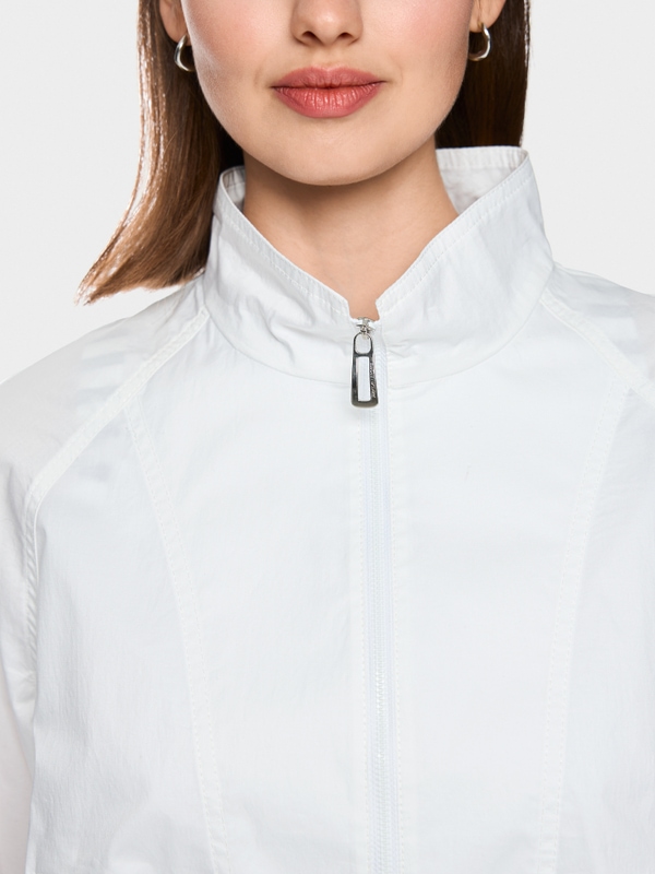 Sporty bomber jacket