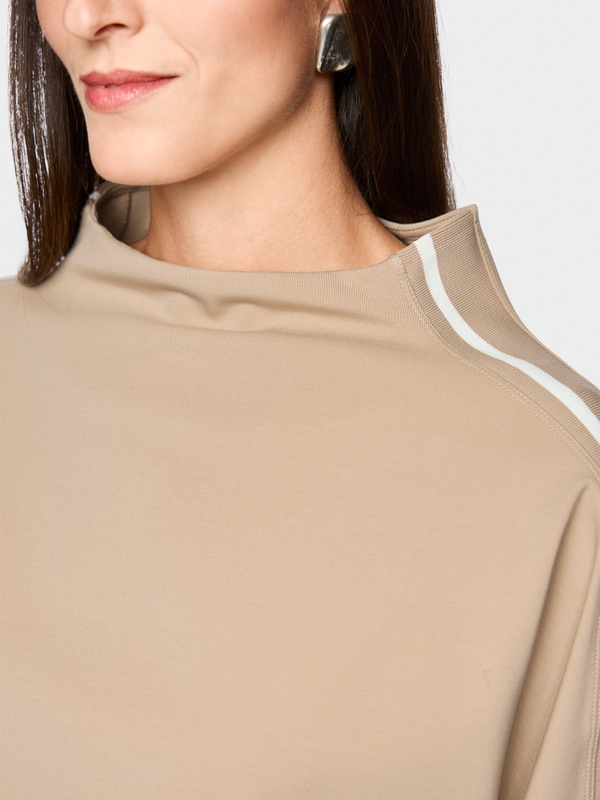 Sweatshirt with stand-up collar