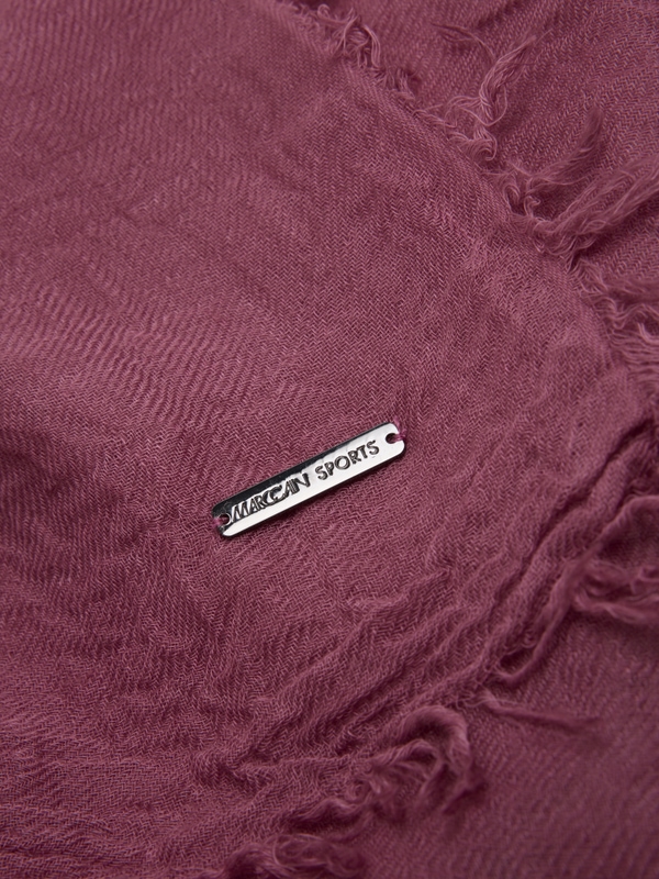 Scarf with crinkle effect