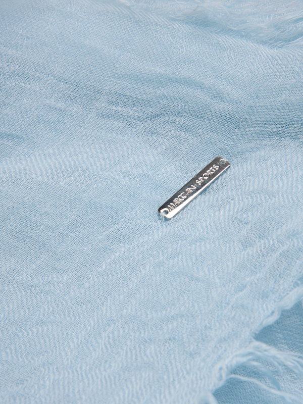 Scarf with crinkle effect