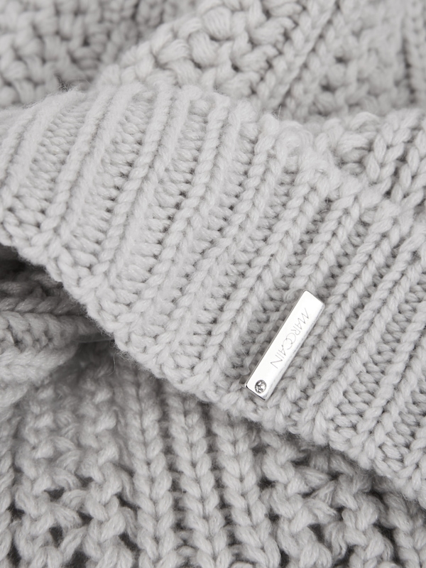 ‘Knitted in Germany’ pom-pom hat