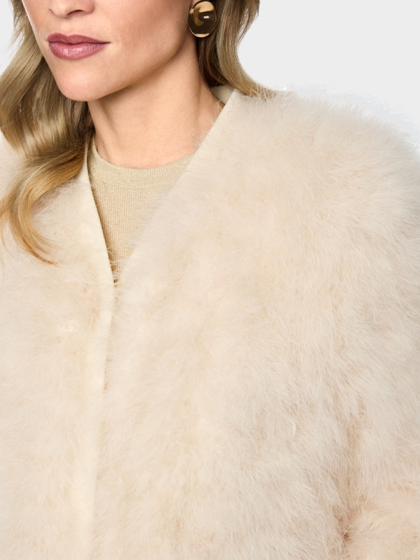 Short jacket with feathers