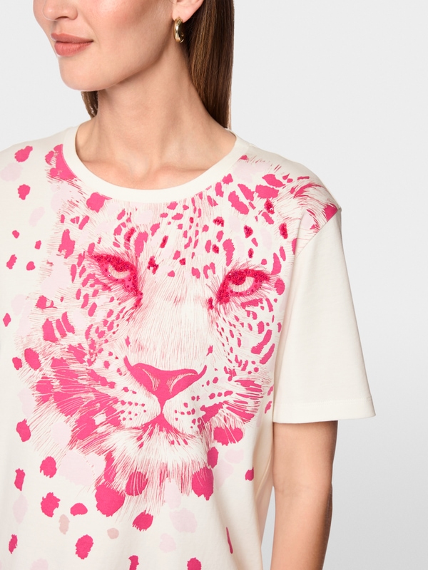 T-shirt with leopard print