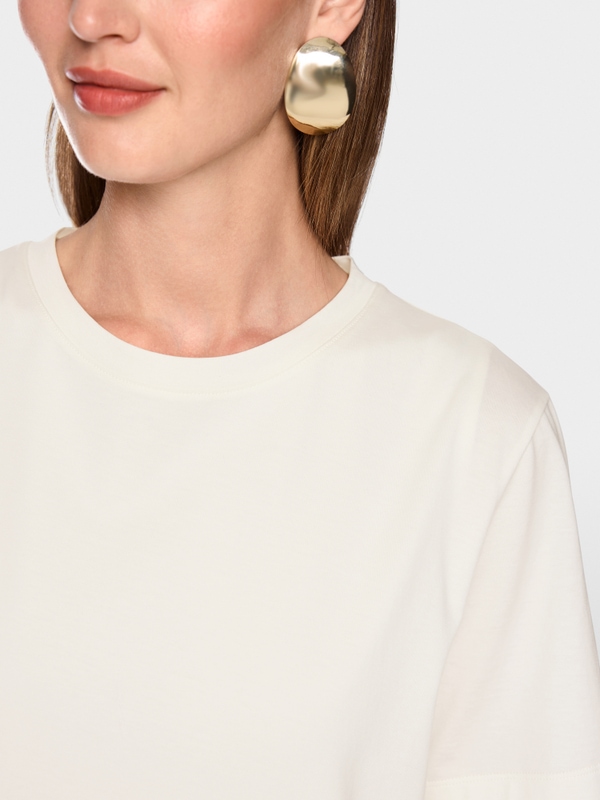 T-shirt with leopard print on the back
