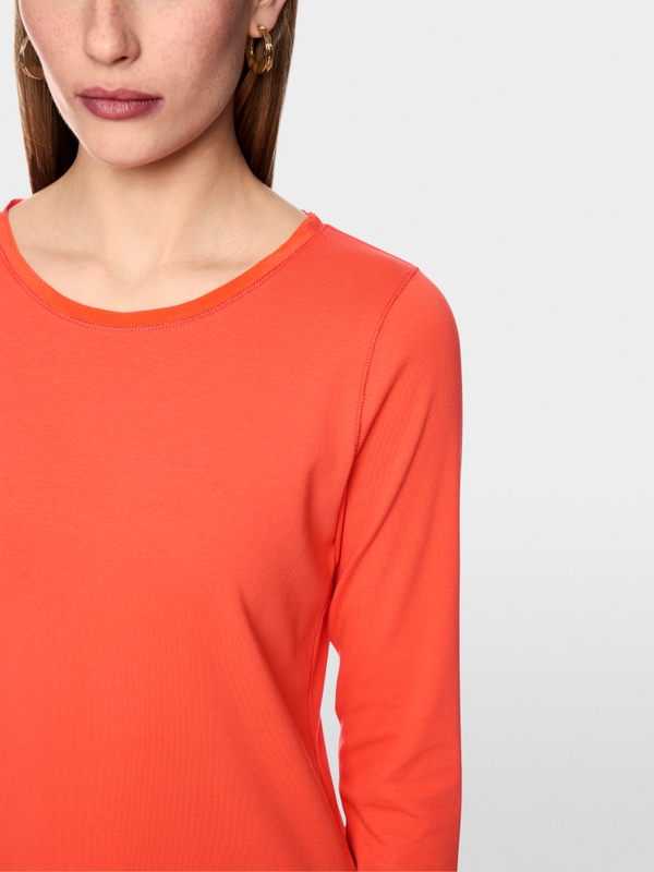 Shirt with silk neck trim