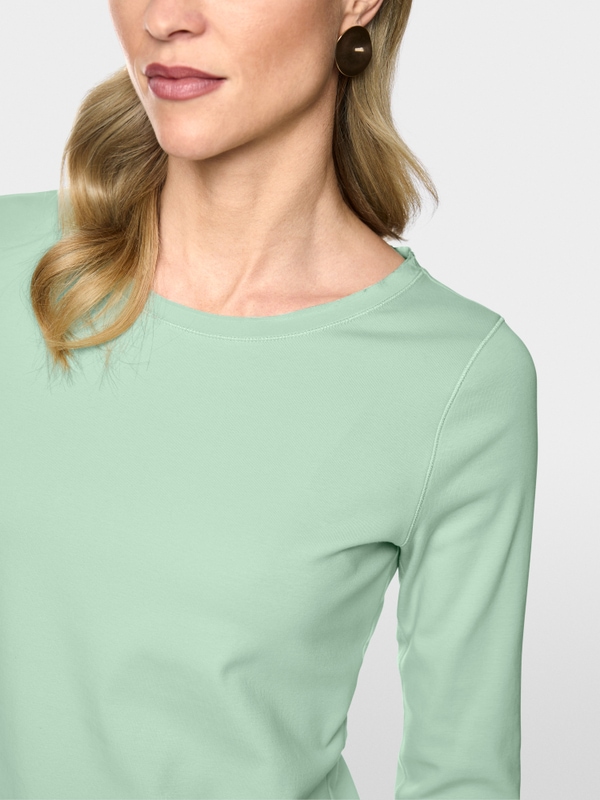 Shirt with silk neck trim