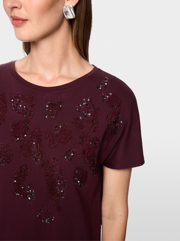 T-shirt with sequinned embroidery