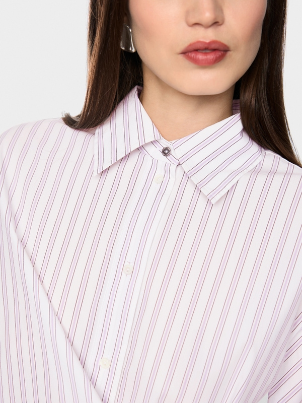 Wrap blouse in a modern layered look