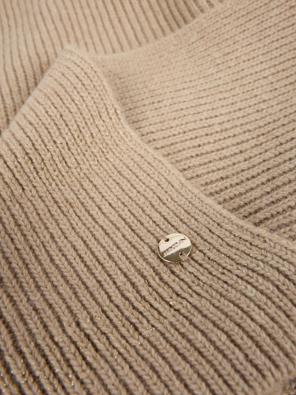 Ribbed scarf