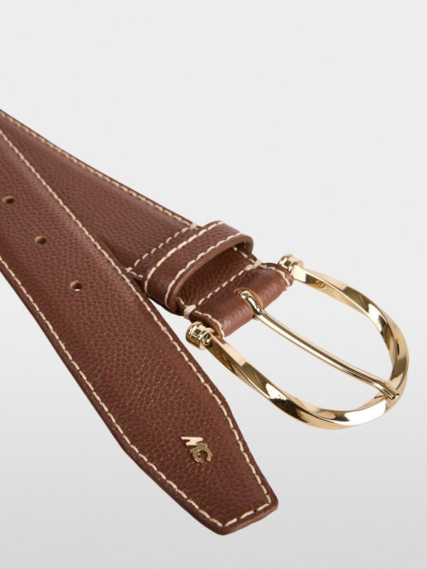 Horseshoe buckle leather belt
