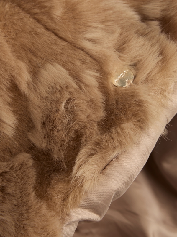 Hat in cosy faux fur
