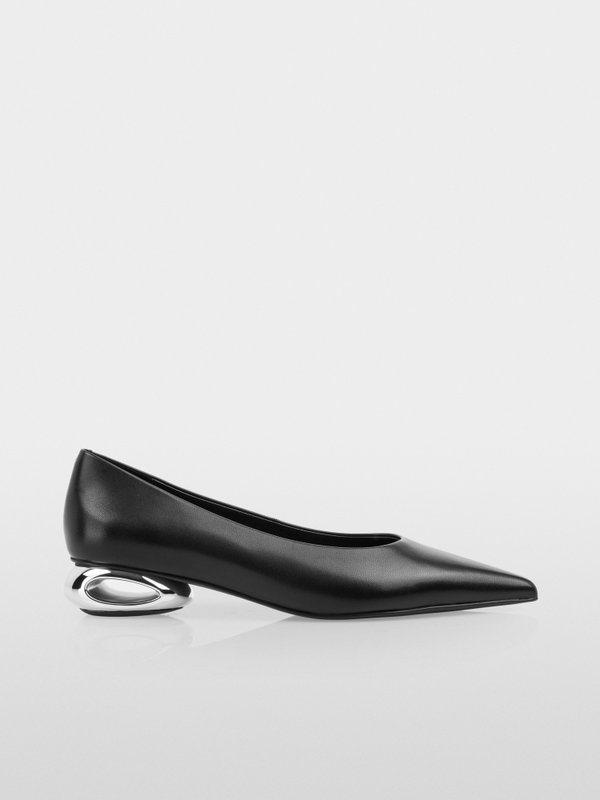 Pumps with metallic heel