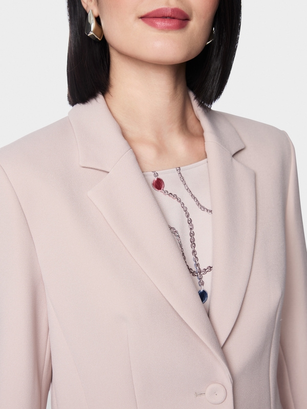 Fitted blazer with lapels
