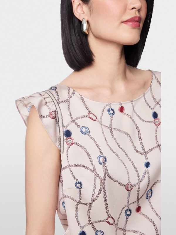 Cap sleeve top with chain print