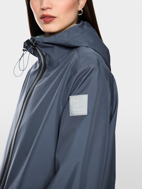 Lightweight outdoor jacket