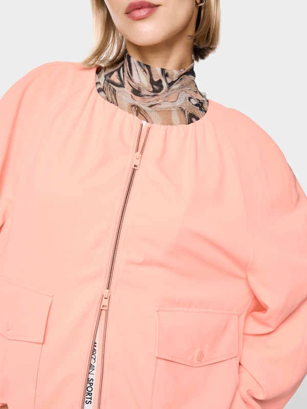 Blouson féminin avec fronces