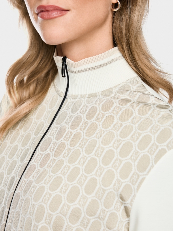 Cardigan tricoté en Allemagne