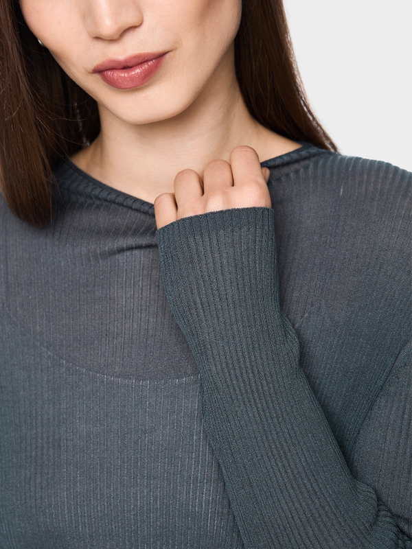 Lightweight ribbed jumper
