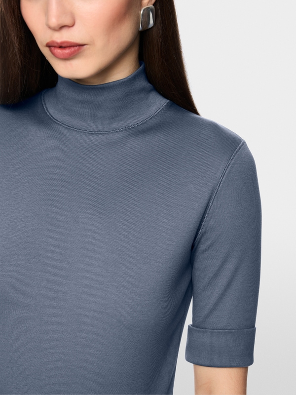 Basic shirt with stand-up collar