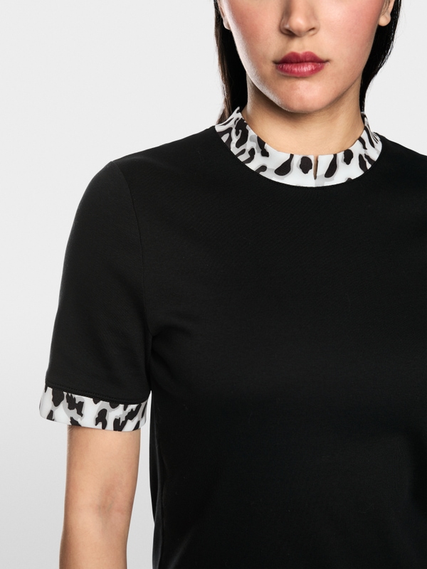 T-shirt with leopard-print sleeves