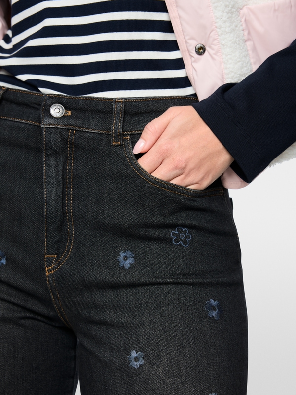 FEURA feminine fit jeans