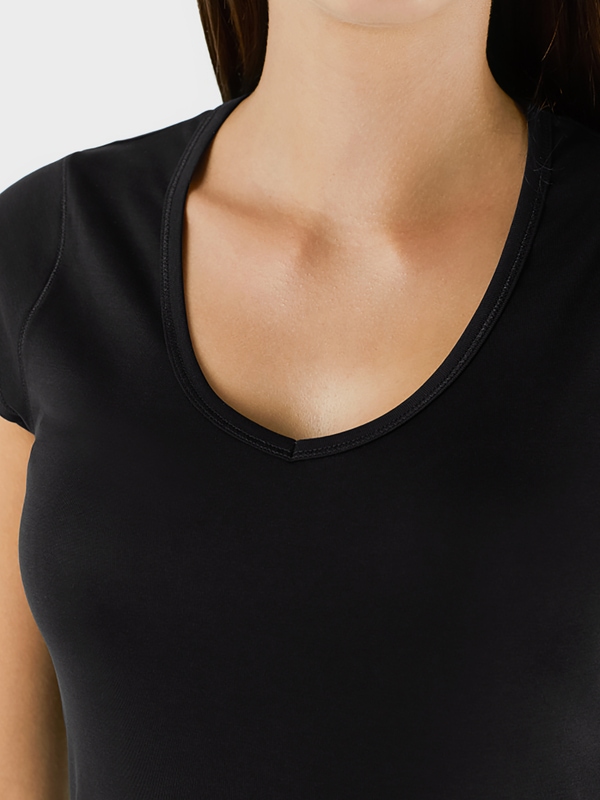 Short-sleeved stretch top