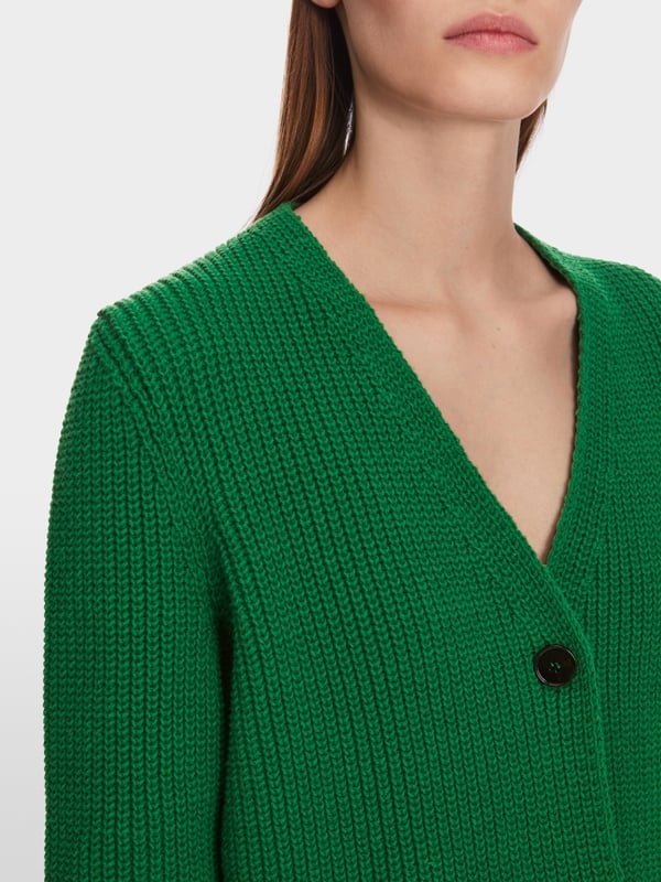 Rippen-Cardigan in Deutschland gestrickt