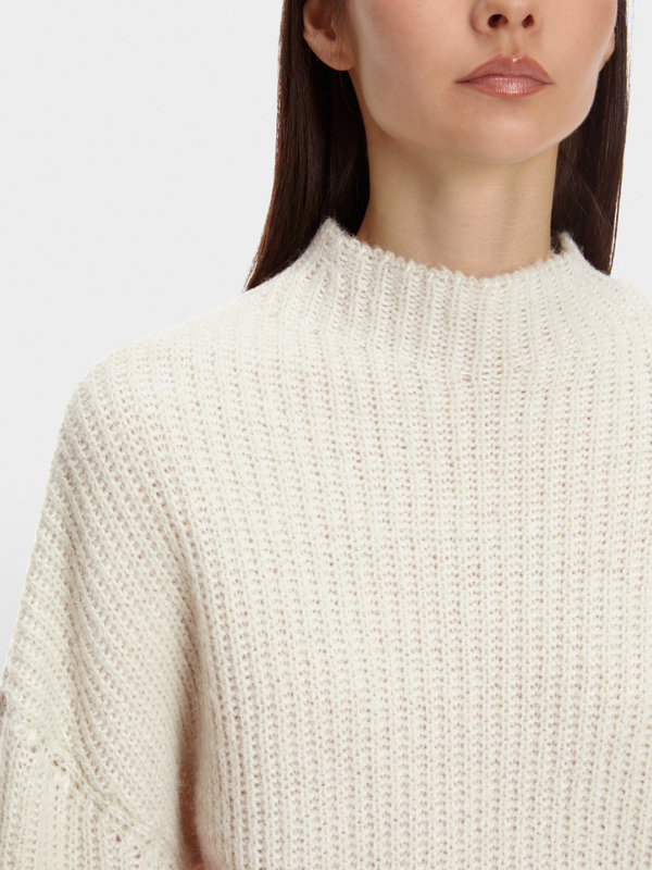 Oversized-Pullover Knitted in Germany