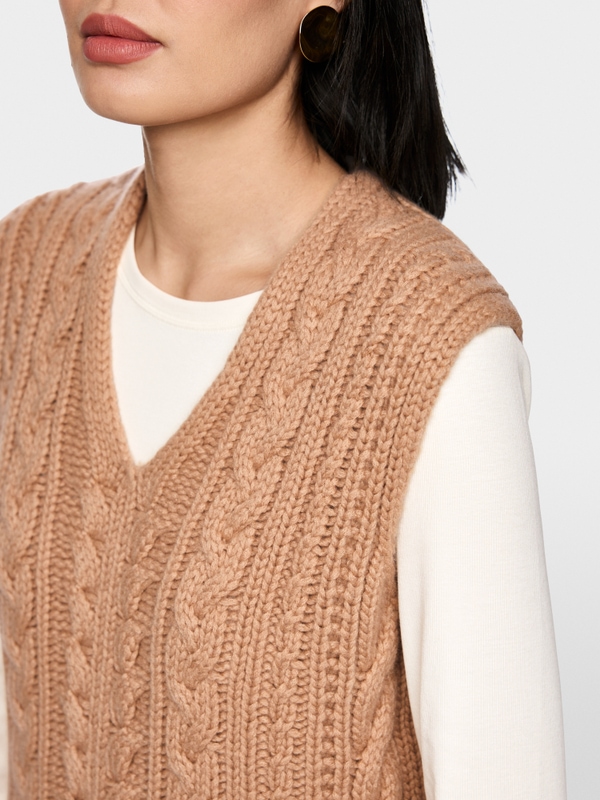 Pullunder Knitted in Germany