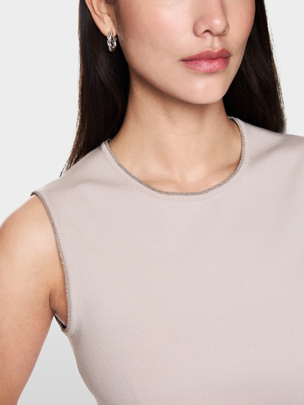 Top fin Knitted in Germany