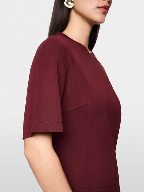 Robe midi sportive et chic avec fente