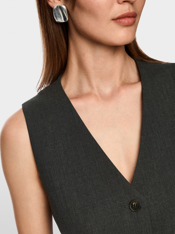 Getailleerd vest met smalle riem
