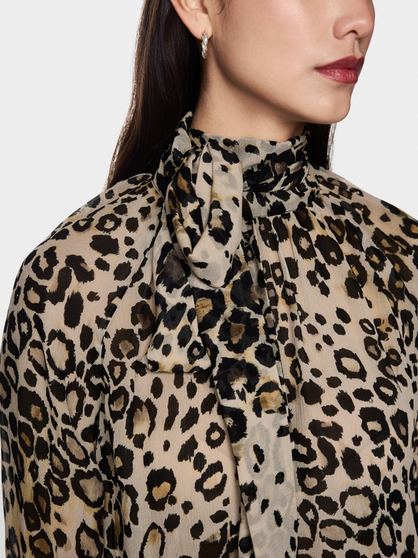 Schluppenbluse mit Leo-Print