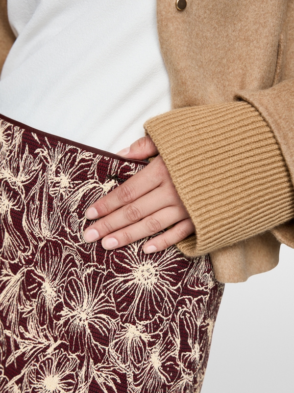 Mini-jupe avec motif jacquard floral