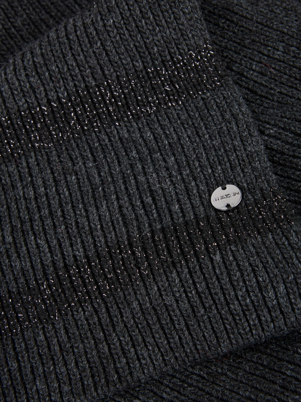 Écharpe à rayures et fils lurex
