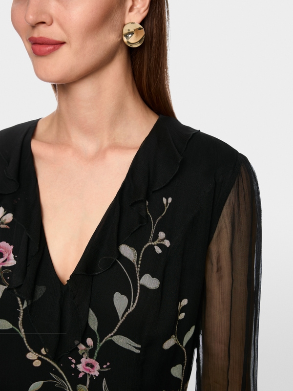 Luftiges Kleid mit Blumenmuster