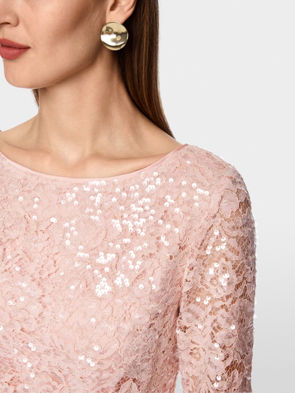 Schimmerndes Spitzenkleid